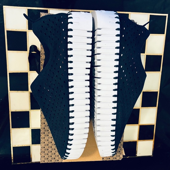 NWT Danish 1.5” Platform Blue Slip Ons - Picture 11 of 16